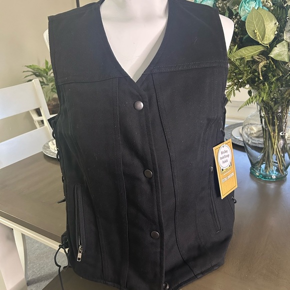 Jackets & Blazers - NWT Mfg first Black Vest with Storage Pockets size small